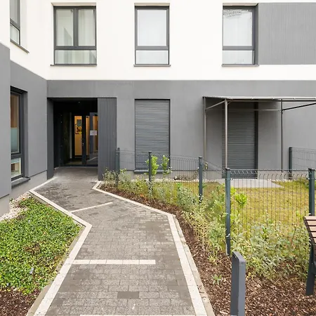 Sady Ursynow Studio With Garden * Warschau