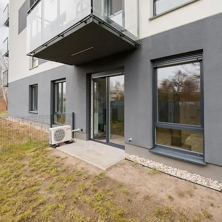 Sady Ursynow Studio With Garden Warschau